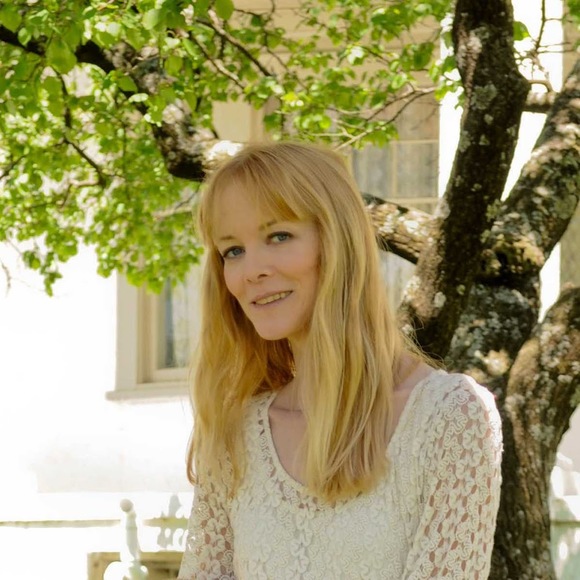 Meet your Posher, Ann - Picture 1 of 1